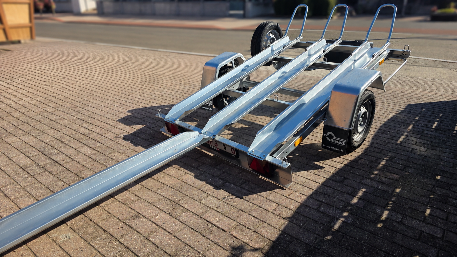 Motortrailer voor het vervoeren van 1 of 2 motoren bij DG Trailers